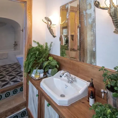 Eva Recommends Casa Galeon Apartment *